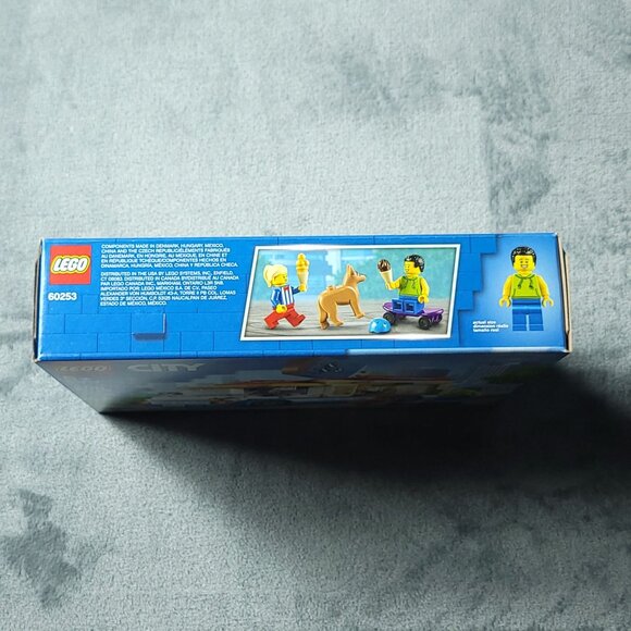 Lego City Ice-Cream Truck Building Toy 60253 200 Pcs Age 5+ Building Fun Retired - Picture 3 of 5